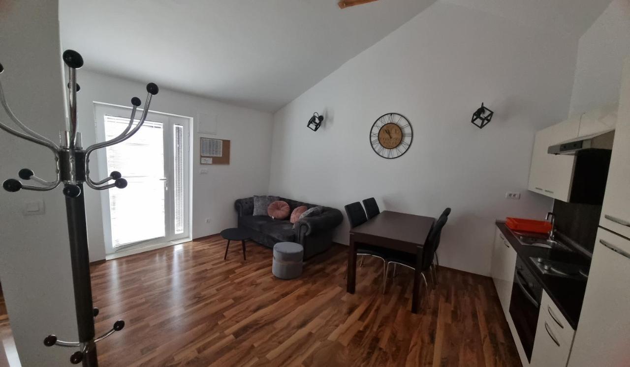 Holiday Home Gabi 罗戈兹尼察 外观 照片