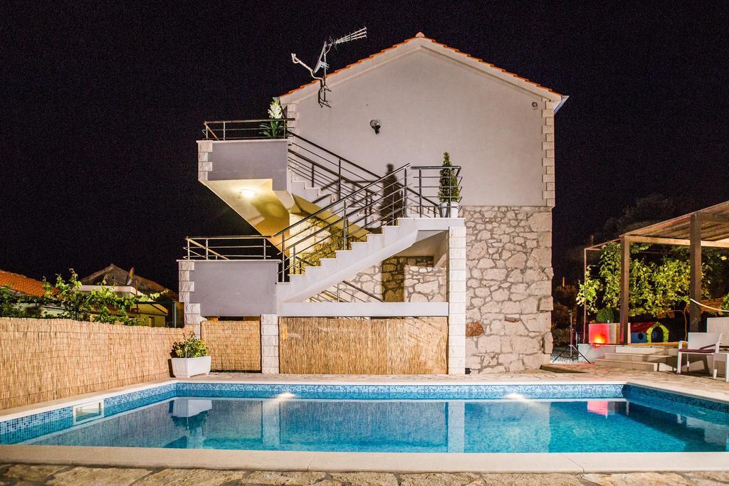 Holiday Home Gabi 罗戈兹尼察 外观 照片