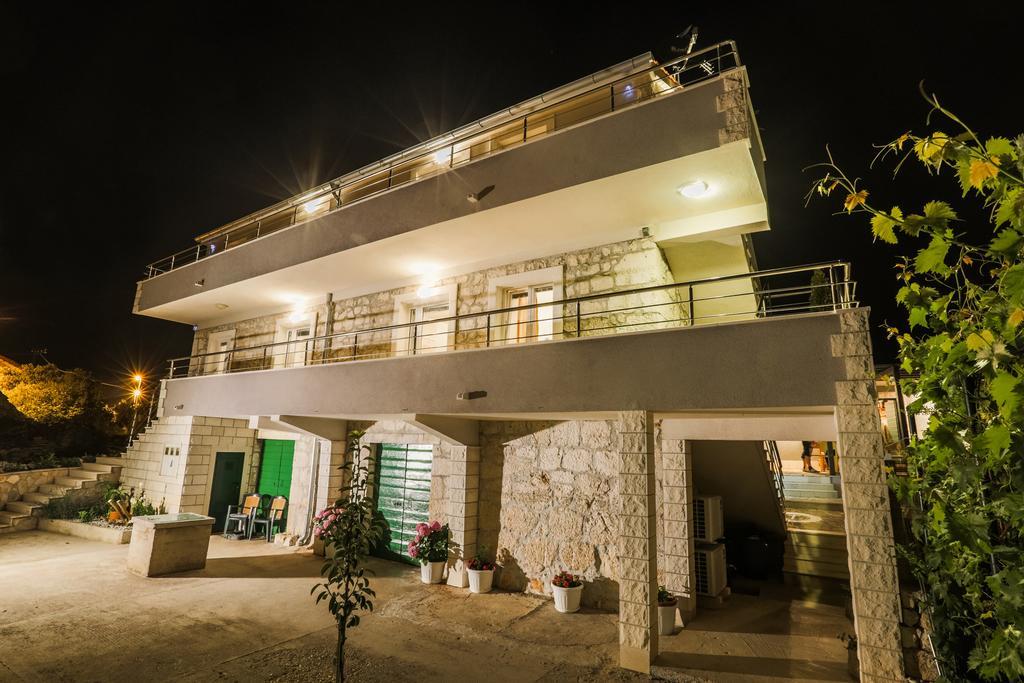 Holiday Home Gabi 罗戈兹尼察 外观 照片